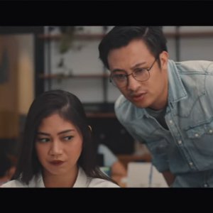Menanti Senja 2 Episode 2: Bekerja Bersama Surya si Bos Rese thumbnail