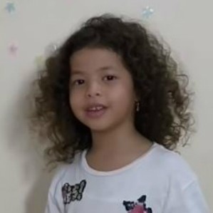 Menghias kamar dengan bintang 'glow in the dark' mirip luar angkasa thumbnail