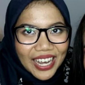 Belajar makeup bareng Azhari Irsalna sambil 'Doing My Friend Makeup' thumbnail